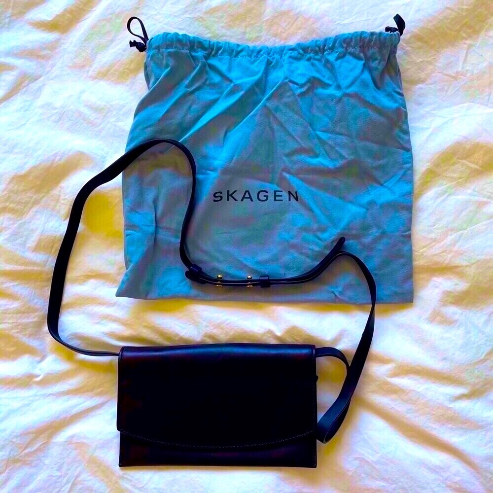 Skagen black leather convertible purse with removable strap to become cl…